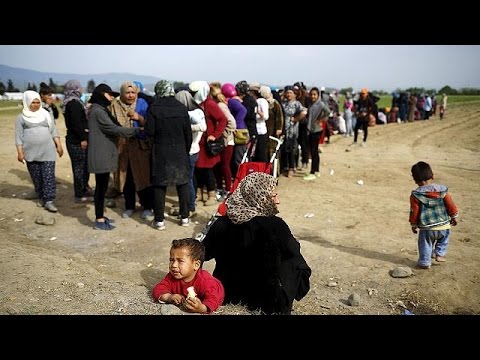 شاهد أثينا تسمح للاجئين الطالبين للجوء بمغادرة مخيمات الاحتجاز