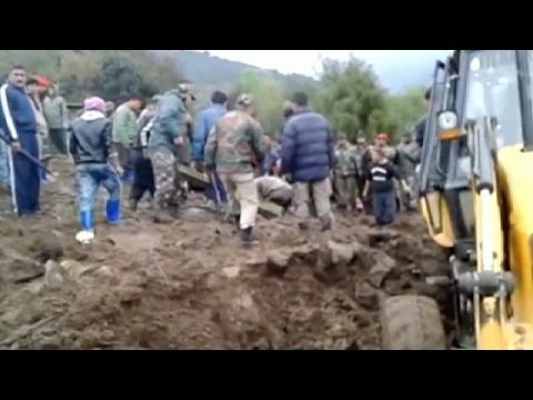 شاهد مقتل 16 شخصا في انهيار أرضي في الهند