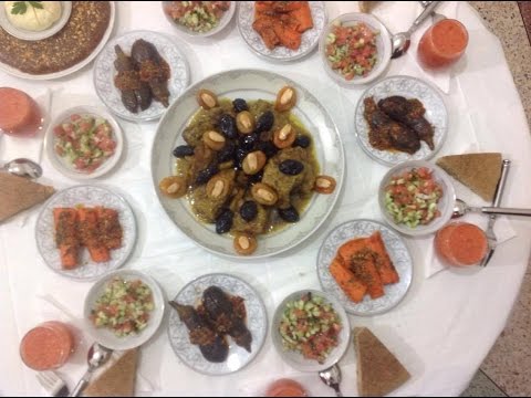 مائدة مغربية تقليدية للضيوف لرمضان او الايام العادية