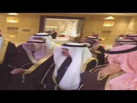 أمير الرياض يتأكد من خدمة إحالة