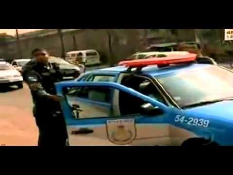 حرامي يهرب من الشرطة بعد القبض عليه بطريقة ذكية