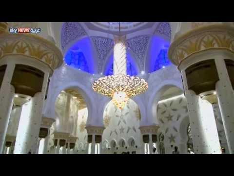 شاهد 35 ألف وجبة للصائمين يوميًا في مسجد الشيخ زايد