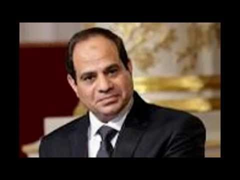 طالب في كلية الفنون الجميلة في المنيا ينحت تمثالًا للرئيس عبدالفتاح السيسي