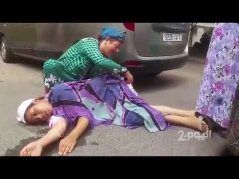 شاهد  سقوط امرأة في حالة خطيرة وسط مستشفى بن رشد