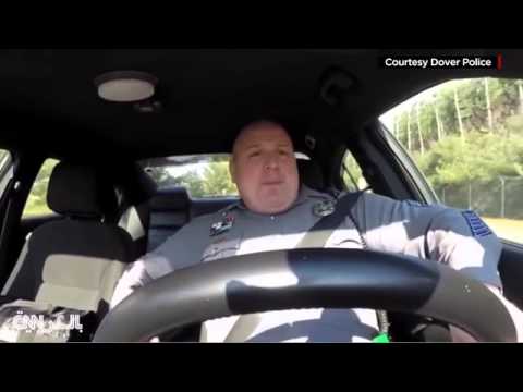 الشرطي الأميركي يعود بـوصلة رقص جديدة