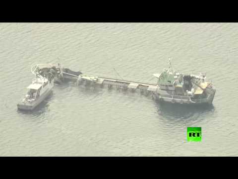 بالفيديو غرق ناقلة بحرية تحمل موادًا كيميائية بالقرب من اليابان