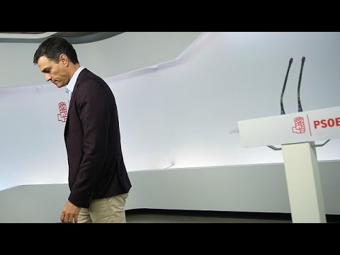 بالفيديو  رئيس الحزب الاشتراكي الإسباني يتقدم باستقالته