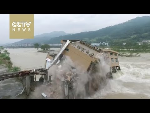 بالفيديو لحظات انهيار محطة طاقة كهرومائية صينية بفعل الفيضانات