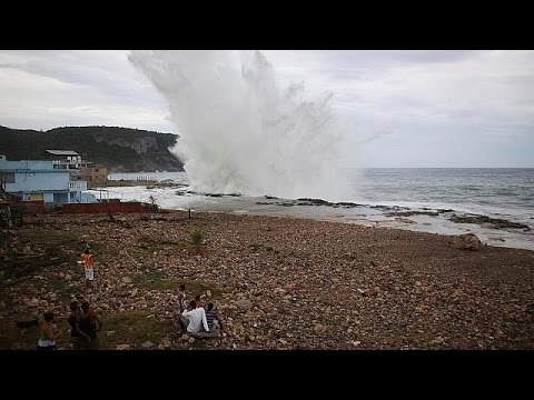 اعصار ماثيو يصل إلى كوبا