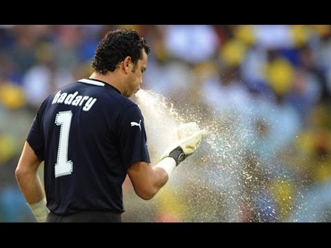 بالفيديو مسيرة حياة اللاعب المصري في منتخب مصر