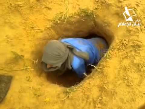 أطفال غزة يحاكون التسلل عبر الأنفاق والقتال من نقطة الصفر