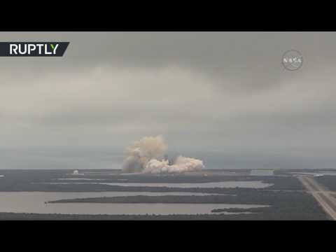 لحظة إطلاق صاروخ فالكون 9 من قاعدة كانافيرال