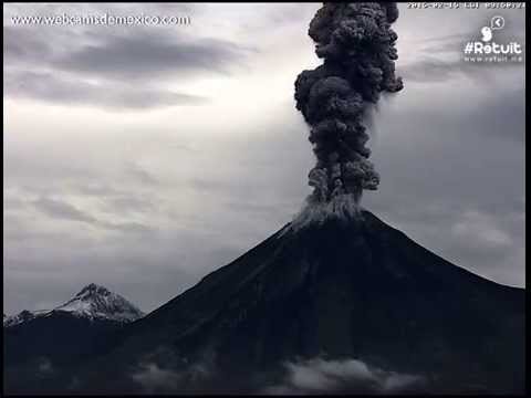 صور انفجار بركان مكسيكي بالأبيض والأسود