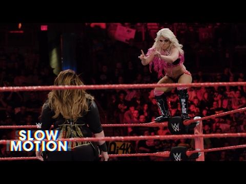 شاهد المصارعة الجميلة أليكسا بليس تحطم منافسيها