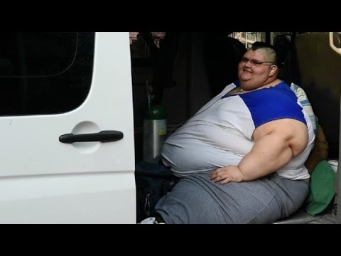 شاهد مكسيكي أسمن رجل في العالم يخضع لعملية جراحية 