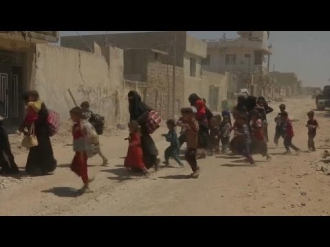 مدنيو الموصل القديمة بين همجية داعش وضراوة المعارك