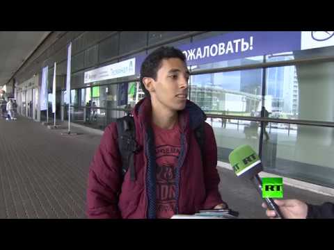 شاهد وصول المصري الفائز في مسابقة كأس القارات إلى موسكو