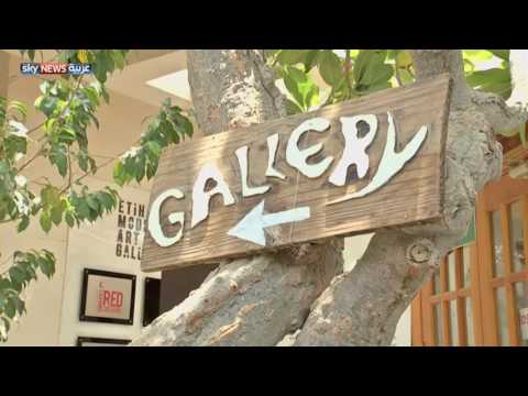 شاهد مقهى يعيد تدوير كل شيء ويستخدمه للزينة والأثاث