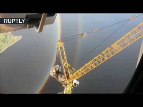 قوس قزح دائري يظهر في سماء سان بطرسبورغ