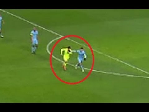 سواريز يعود إلى العض من جديد