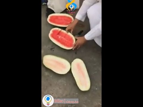 شاهد سعودي يتحدى أحد الباعة المتجولين على 500 ريال