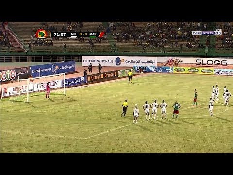 شاهد حكيم زياش يضيع يفشل في تسديد ضربة جزاء للمنتخب المغربي على مالي