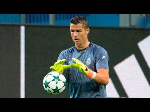 بالفيديو  عندما يتحول اللاعب إلى حارس مرمي خلال المباراة