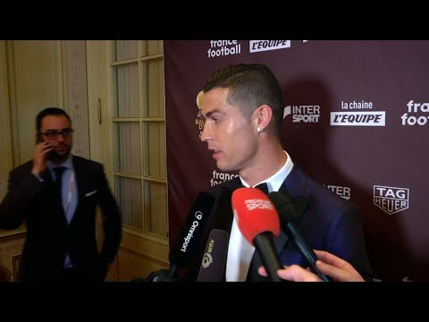 كريستيانو رونالدو يطالب الجميع بالاستمتاع بكرة القدم