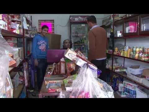 أم فلسطينية تشكو معاناتها إلى المسؤولين