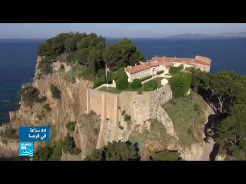 شاهد السلطات الفرنسية تحقق في تجسس طائرة بدون طيار على ماكرون