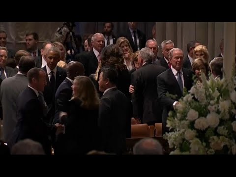 شاهد ثلاثة رؤساء أميركيين يشيعون ماكين