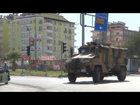 شاهد تركيا تعزز حضورها العسكري وقصف جوي على إدلب وريف حماة