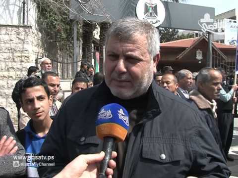 موظفو غزة ينظمون مسيرة لمطالبة الحكومة بحقوقهم