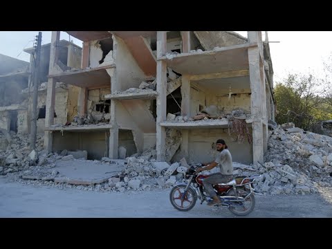 شاهد  بدء انسحاب أول فصيل مقاتل من شمال سورية