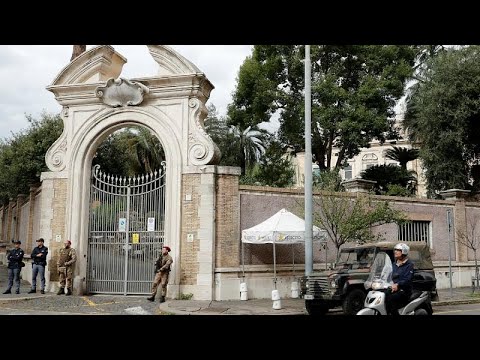 شاهد عظام بشرية داخل سفارة الفاتيكان في روما تفتح ملف قضية جنائية غامضة