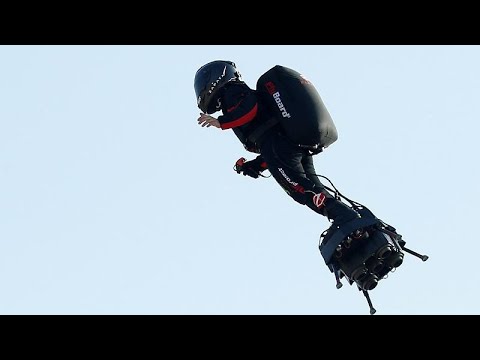 شاهد الجندي الطائر في محاولة ثانية لعبور بحر المانش