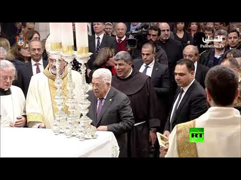 شاهد الرئيس محمود عباس يحضر قداسًا في بيت لحم