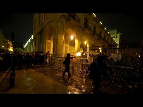 تجدد المواجهات بين المحتجين وقوات الأمن في بيروت