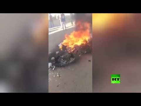 العشرات من المتظاهرين يحرقون علم إسرائيل في السودان