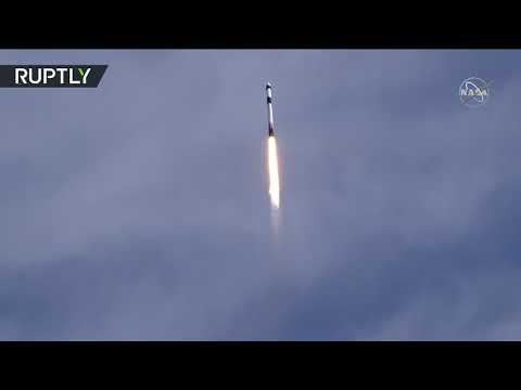 سبيس إكس تطلق مركبتها إلى المحطة الدولية