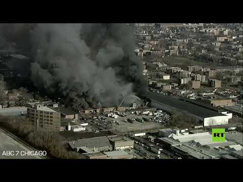 حريق هائل في مستودع قطع غيار السيارات في الولايات المتحدة