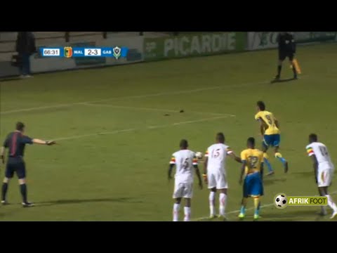 فيديو تألق أوباميانج في فوز الغابون على مالي