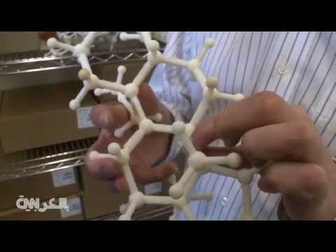 الطابعة ثلاثية الأبعاد تساعد طالبًا كفيفًا على دراسة الذرة