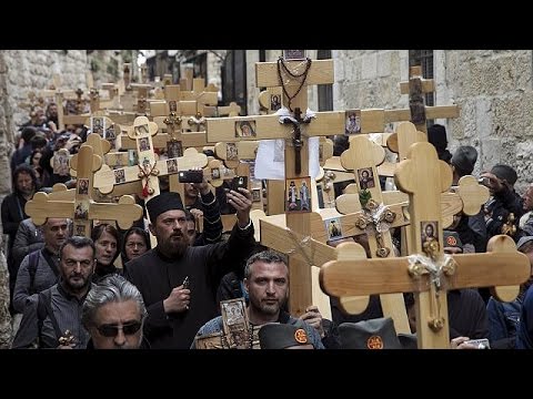 بالفيديو الأرثوذكس يسلكون الآلام بحسب التقويم الشرقي