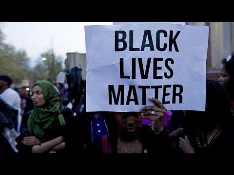 شاهد احتجاجات في بالتيمور الأميركية بعد وفاة اسود