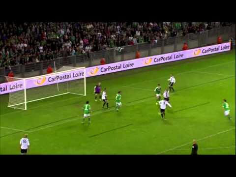 شاهد زيدان ورونالدو ينظمان مباراة لمحاربة الفقر