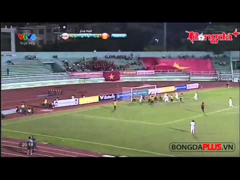 شاهد لاعبة فيتنامية تتحدى نجوم الكرة العالمية