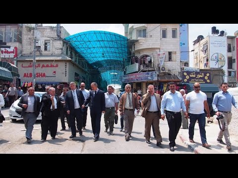 فيديو رئيس طولكرم يستقبل القنصل البريطاني