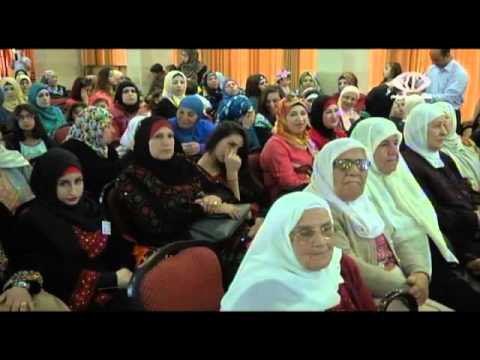 أهالي قالونيا يؤكدون على حقهم في العودة إلى قريتهم