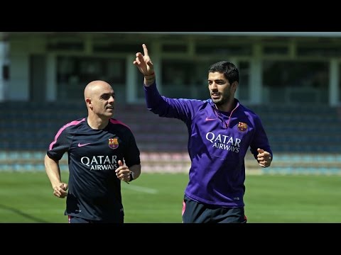 بالفيديو المرح يسيطر على تدريبات فريق برشلونة